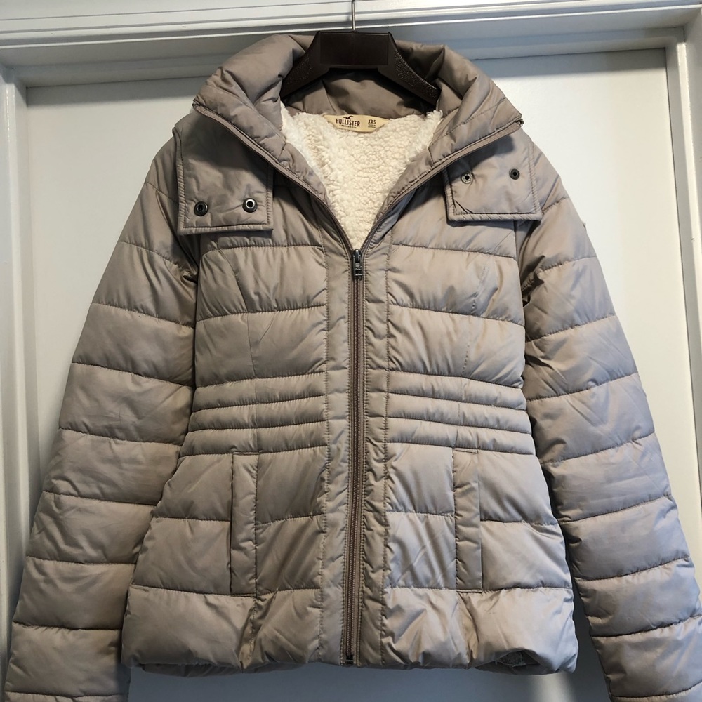 Hollister Puffer Jacket with fur